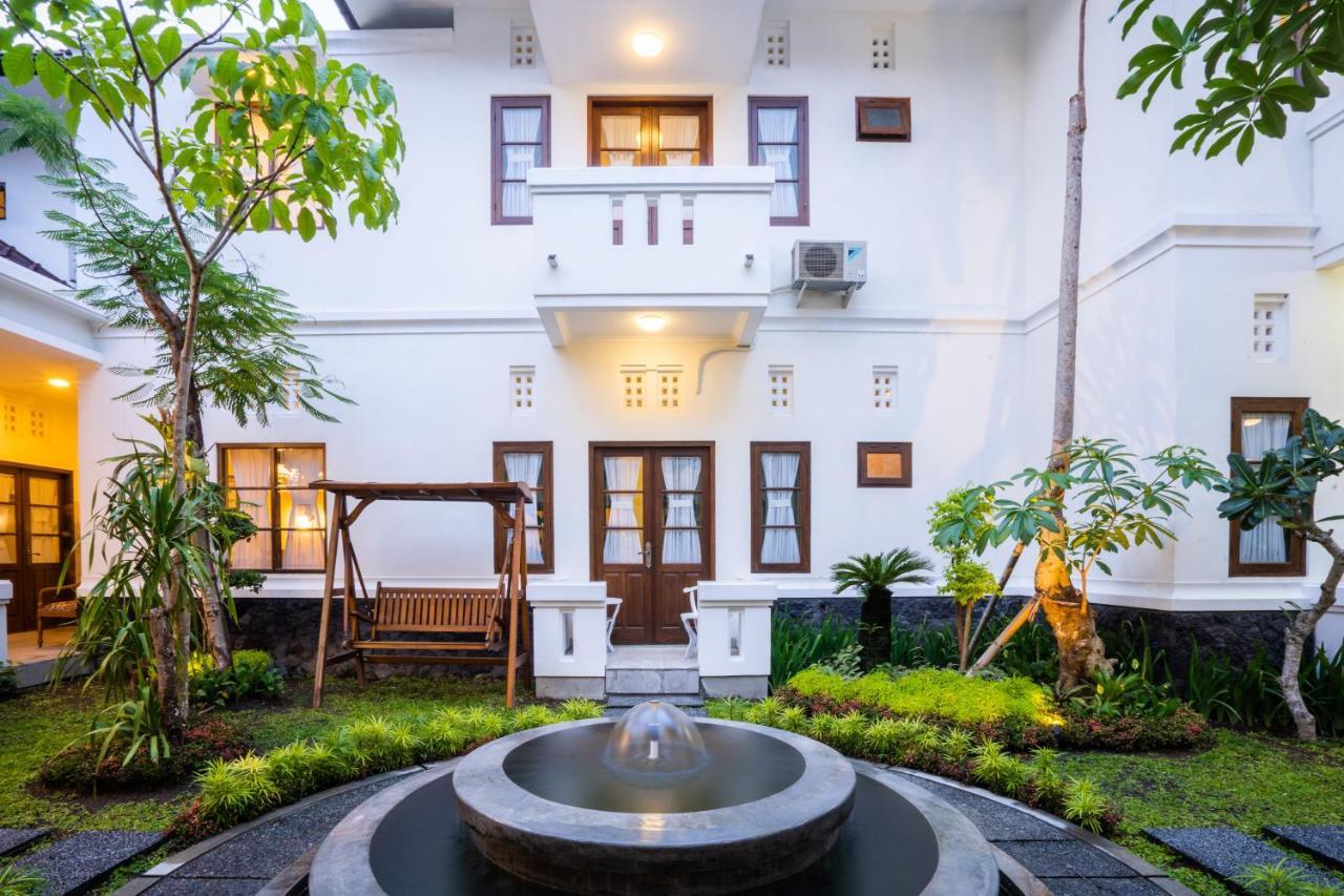 Clemmie Huis Yogyakarta Exterior photo